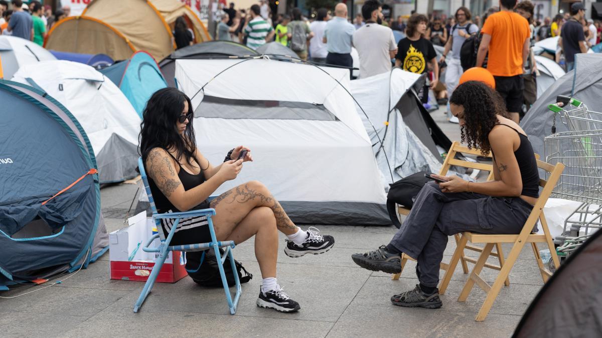 Tiendas de campaña contra el desahucio: Sol se planta por la vivienda