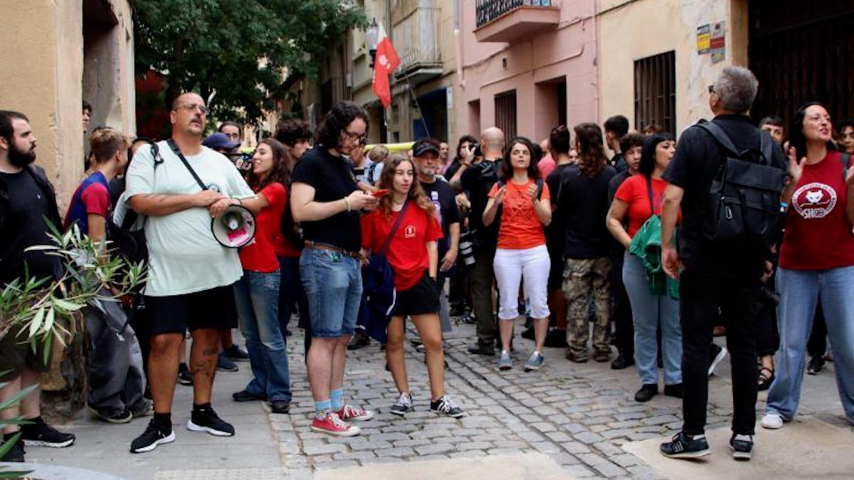 Detenido en Barcelona el desahucio de una mujer vulnerable que trató de regularizar su alquiler