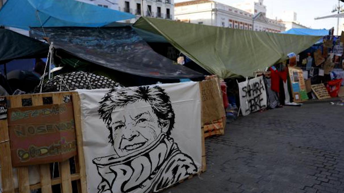 Un policía herido y cinco detenidos en enfrentamientos entre acampados y ultras en Sol
